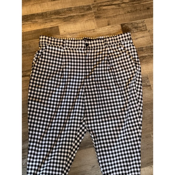 Studio by Torrid Black and White Plaid Pants Plus Size 24 - Picture 2 of 3
